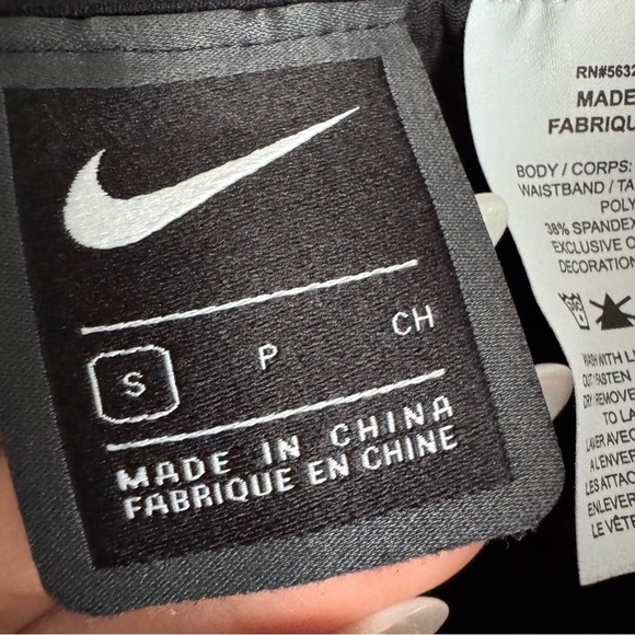 Nike Women's Black and White Athletic Shorts size S - Picture 3 of 7